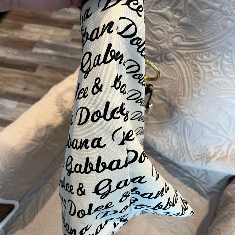 Dolce & Gabbana Script Logo Tote in Black and White - Picture 14 of 16